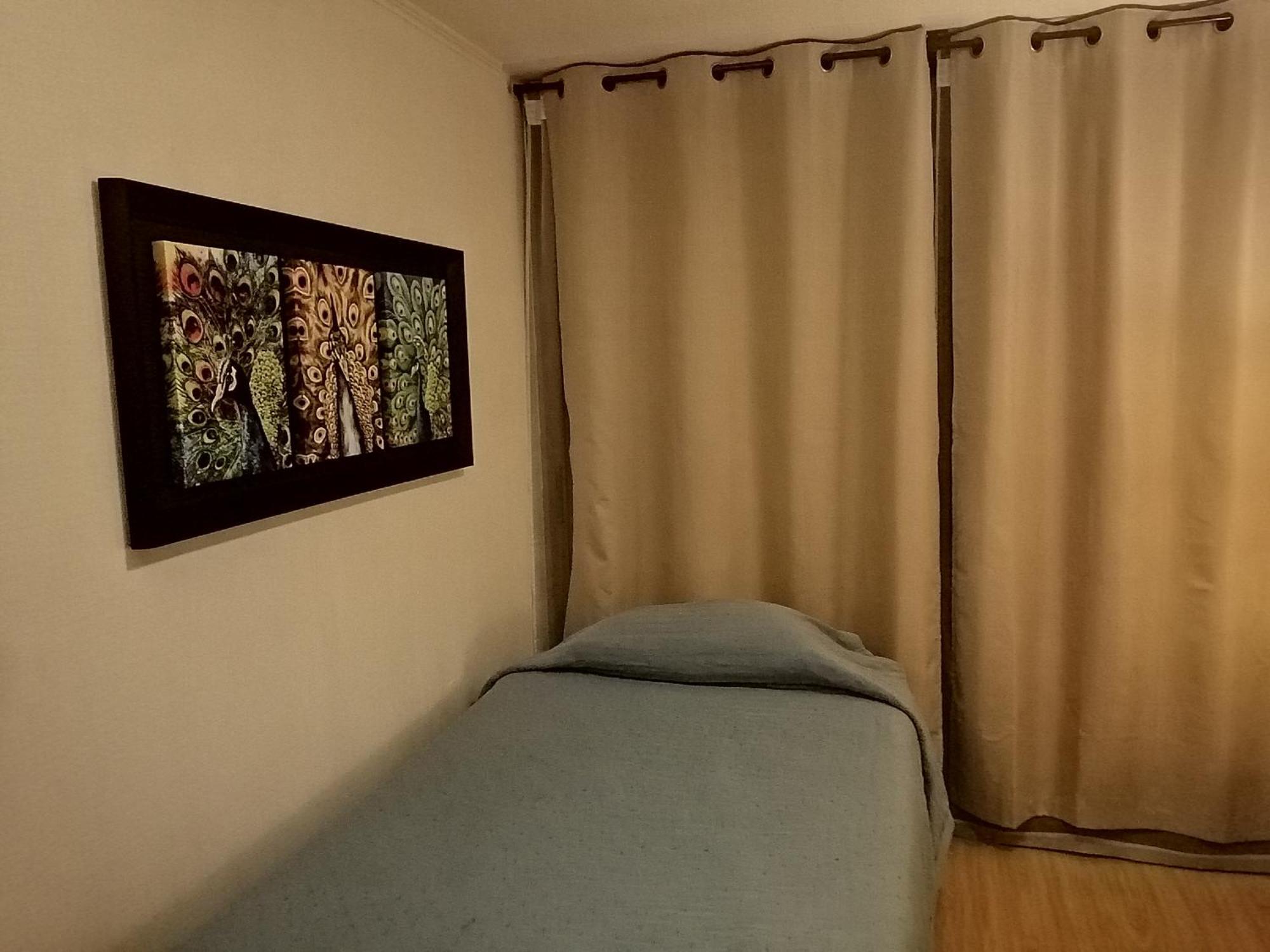 Bed and breakfast Con Bano Privado En Arriendo Por Noches, No Se Arrienda Todo El Apartamento, El Anunciante Vive Aqui