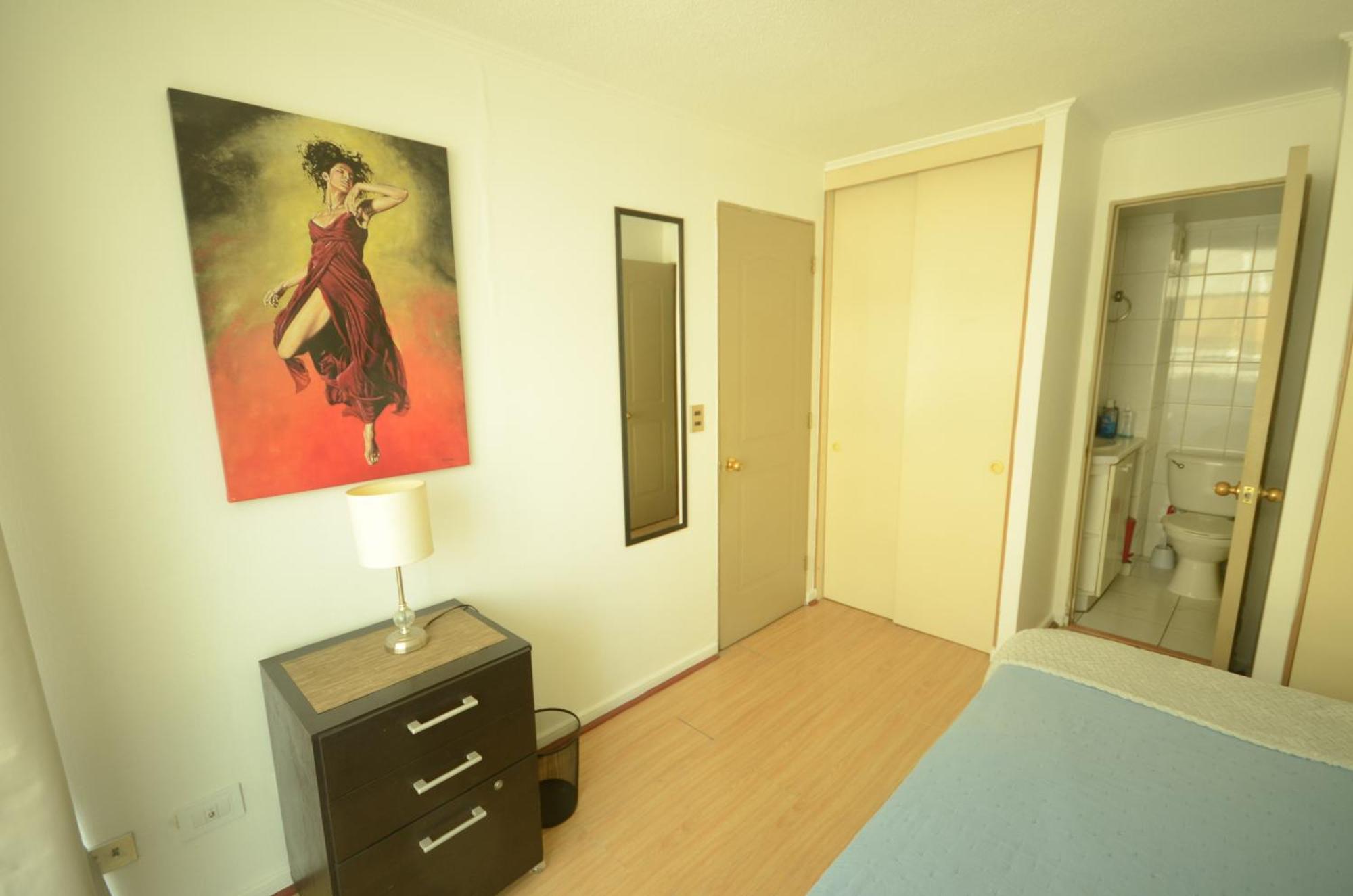 Con Bano Privado En Arriendo Por Noches, No Se Arrienda Todo El Apartamento, El Anunciante Vive Aqui