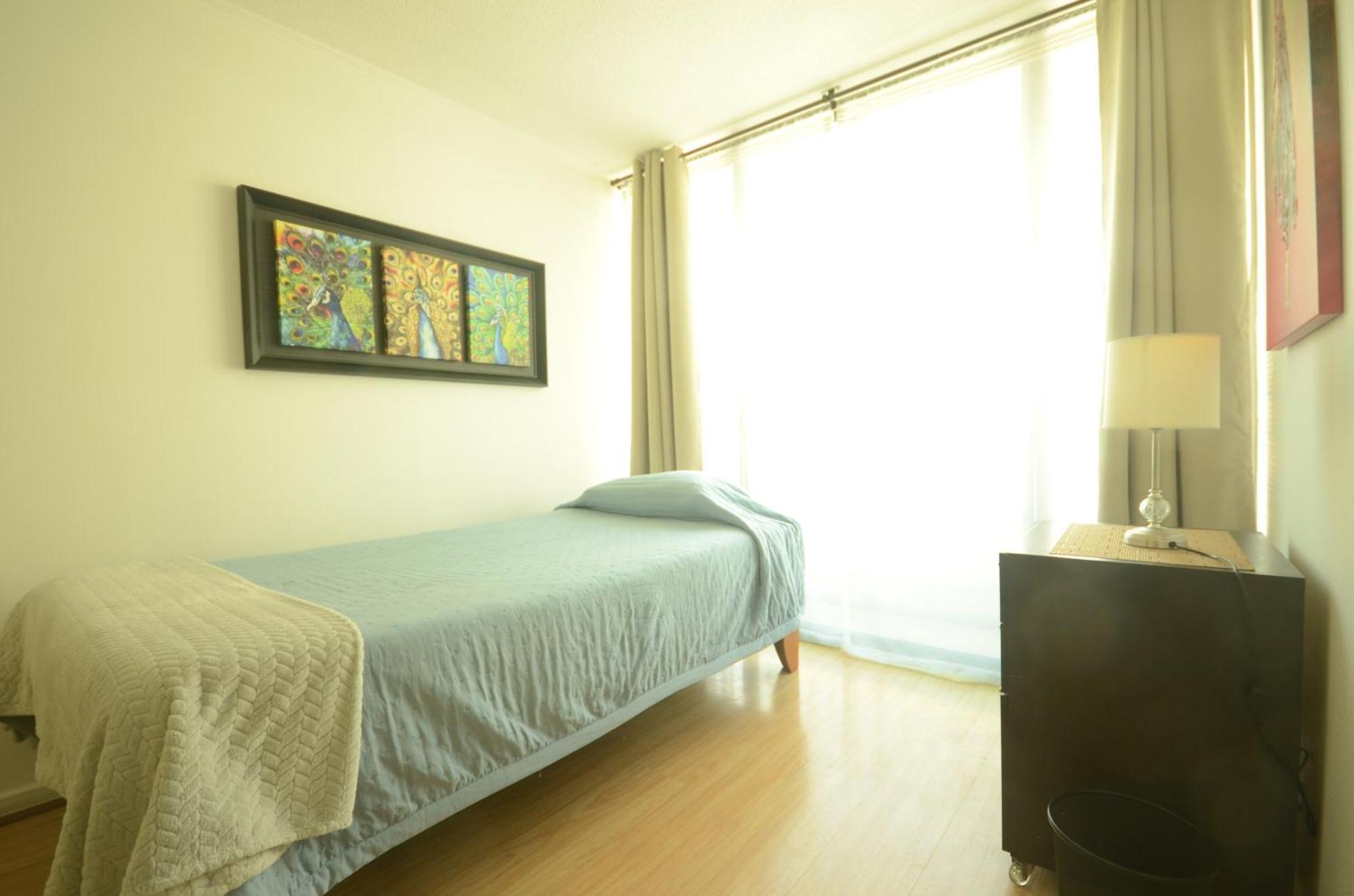 Bed and breakfast Con Bano Privado En Arriendo Por Noches, No Se Arrienda Todo El Apartamento, El Anunciante Vive Aqui