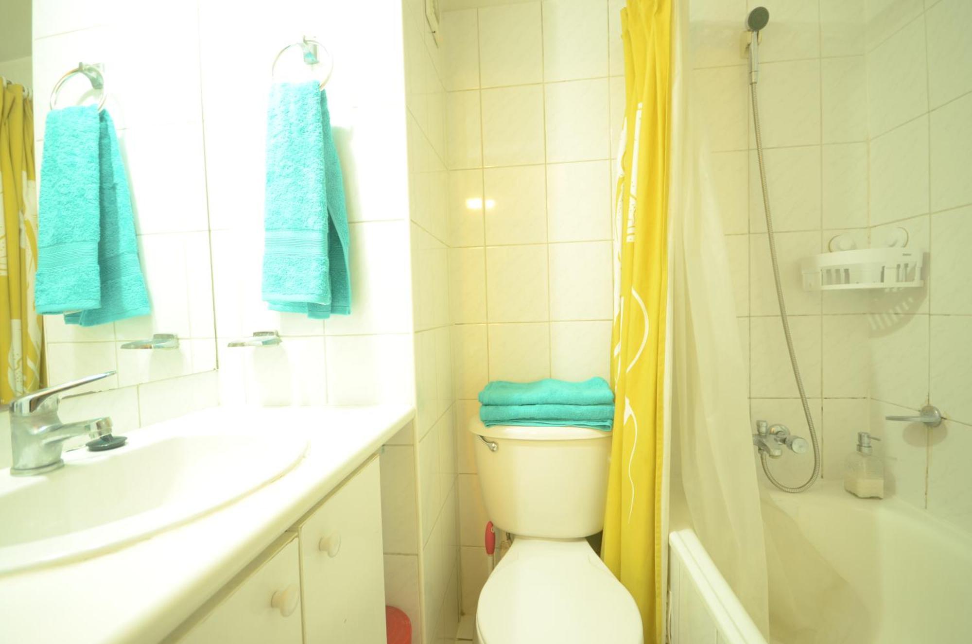 Con Bano Privado En Arriendo Por Noches, No Se Arrienda Todo El Apartamento, El Anunciante Vive Aqui Bed and breakfast Santiago de Chile